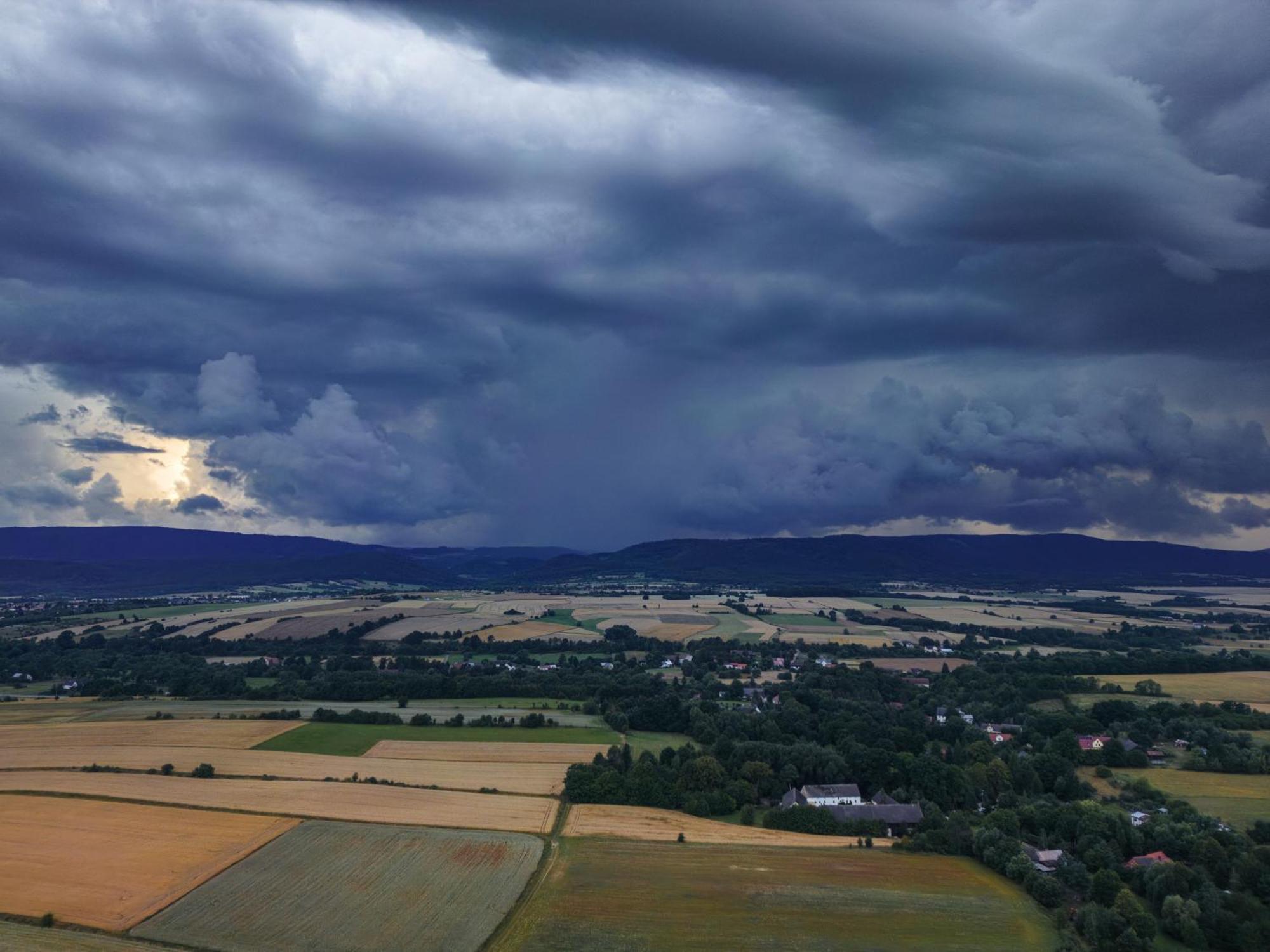 Domek Caloroczny Na Wylacznosc Niebieska Osada Nad Gorskim Potokiem Stary Waliszow 외부 사진