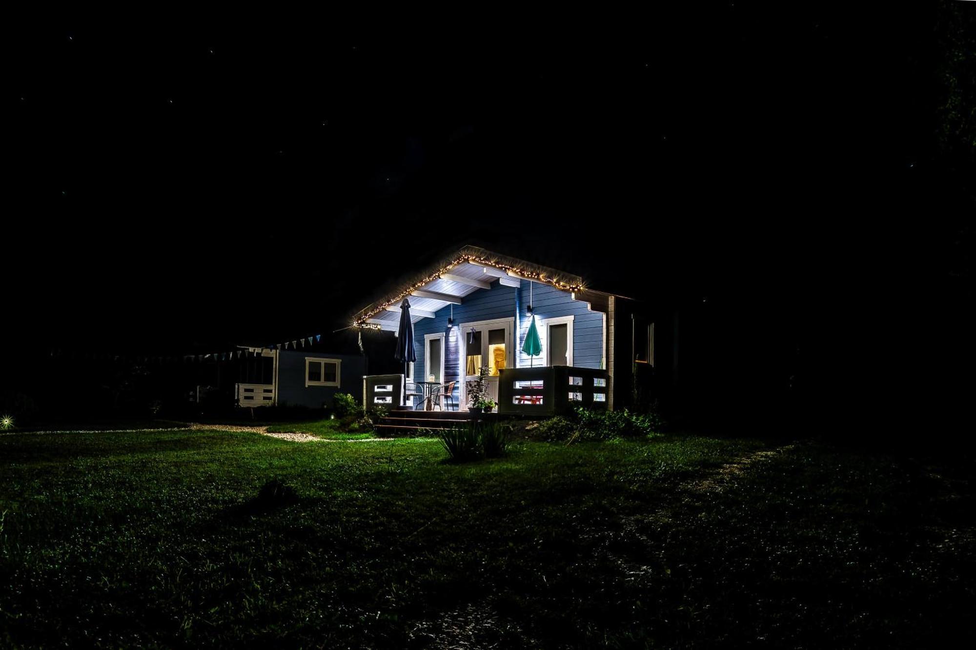 Domek Caloroczny Na Wylacznosc Niebieska Osada Nad Gorskim Potokiem Stary Waliszow 외부 사진